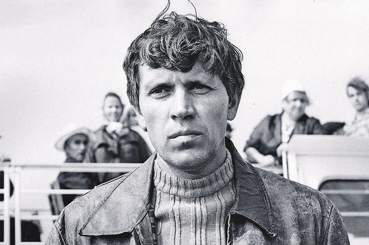 Суровый сотрудник НКВД Яков Алейников из «Вечного зова», и история актера исполнившего эту роль Бирюков, Владлен, после, Алейников, своей, актера, театра, ролей, время, несколько, первой, женой, Егорович, начал, Алейникова, жизни, сыграл, актер, эпопеи, 1980комбат