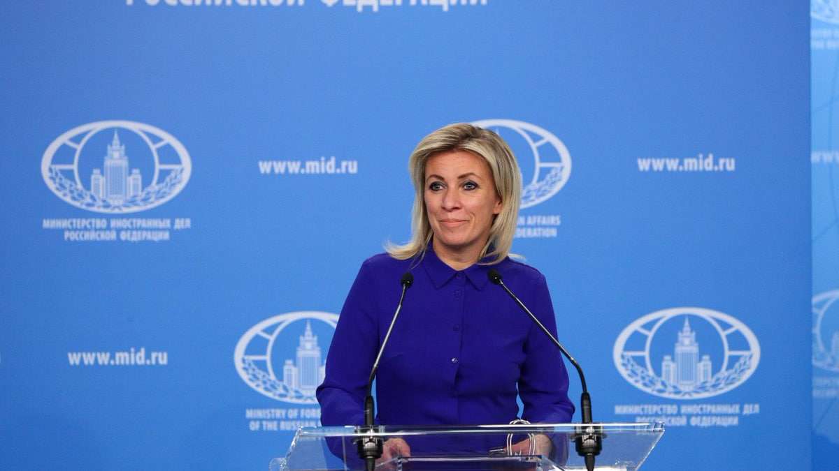 Захарова вспомнила песню Робби Уильямса на фоне вечеринок Джонсона в пандемию