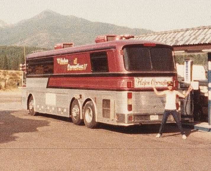 Helen 's Tour Bus