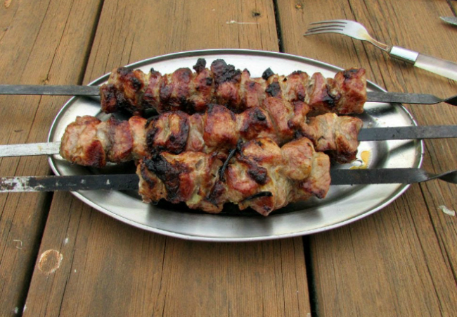 Шашлык из свиной шеи: сочный рецепт от грузинского повара