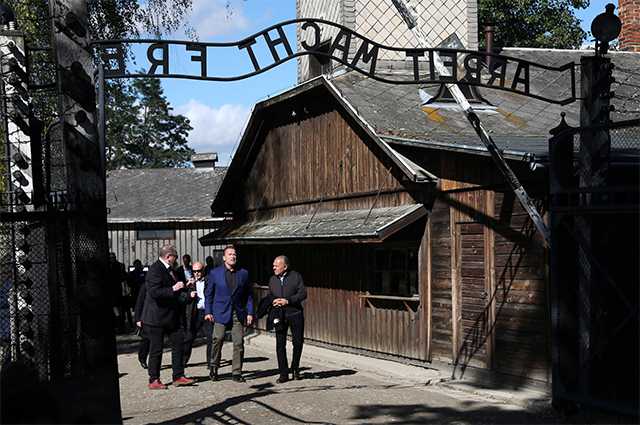 Два слова Терминатора. Что за скандал устроил Шварценеггер в Освенциме?