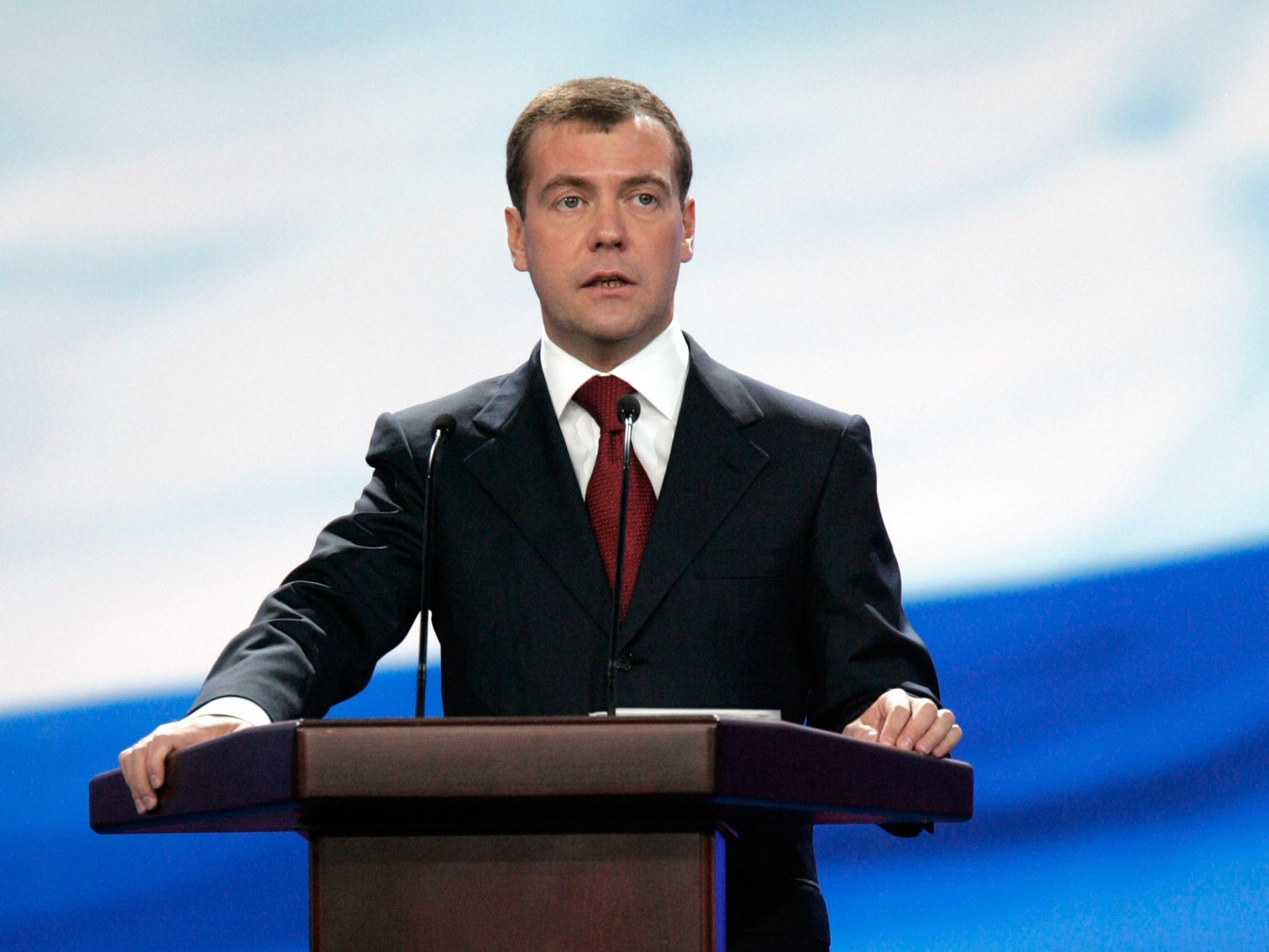 Медведев заявил, что документ о гарантиях безопасности России должен быть обязательным