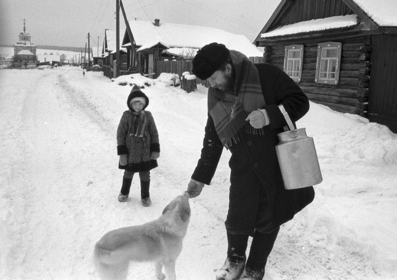 30 искренних чёрно-белых фотографий о жизни на Урале в советское время в мире, жизнь, люди, ностальгия, советское время, урал