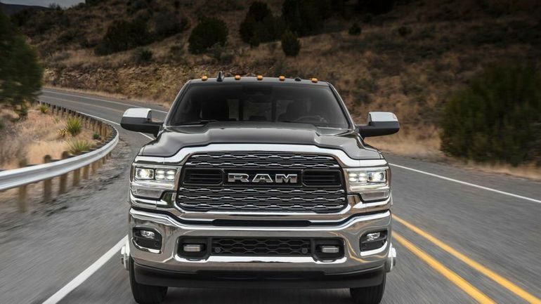 Новый грузовой пикап Dodge Ram 3500HD - с максимальным крутящим моментом 1354 Нм авто и мото