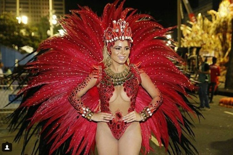 porno-karnavalnaya-noch-v-brazilii