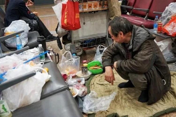 Добровольный изгнанник: каково жить в китайском аэропорту