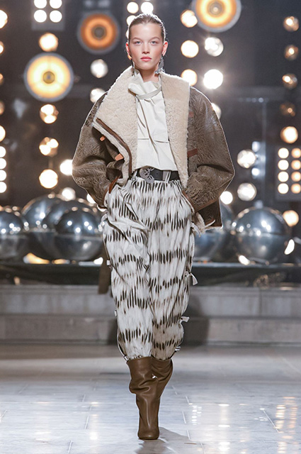 Неделя моды в Париже: Джиджи Хадид и Кайя Гербер на показе Isabel Marant осень-зима 2019/2020 Неделя моды в Париже: Джиджи Хадид и Кайя Гербер на показе Isabel Marant осень-зима 2019/2020 новости моды