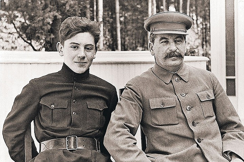 Иосиф и Василий Сталины. 