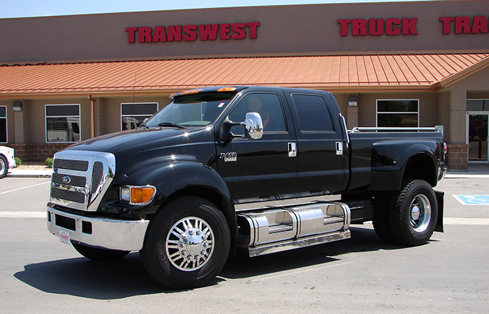 Почему американцы обожают большие моторы и огромные машины