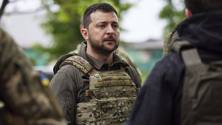 БОМЖ ЦВЕТА ХАКИ: ТАЙНА НАРЯДОВ ЗЕЛЕНСКОГО БОМЖ ЦВЕТА ХАКИ: ТАЙНА НАРЯДОВ ЗЕЛЕНСКОГО украина