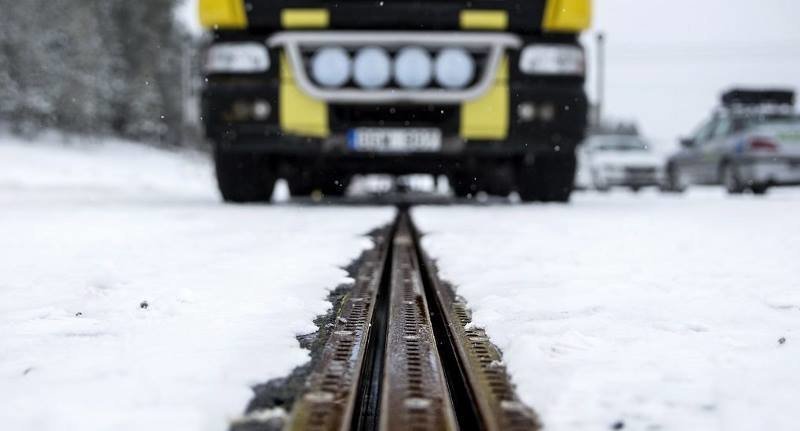 Первая в мире электрифицированная дорога для зарядки электромобилей открылась в Швеции автомобиль, в мире, дорога, зарядка, швеция