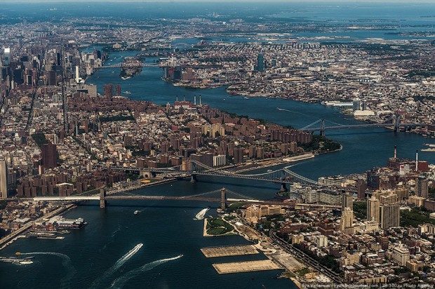 Манхэттен. Вид сверху Манхэттен, мосты, небоскрёбы…, города, самые, здесь, которые, любят, округ, Мосты, Небоскрёбы, названием, явление, Плотность, планировку, упомянуть, застройки, нельзя, рассказе, поражает