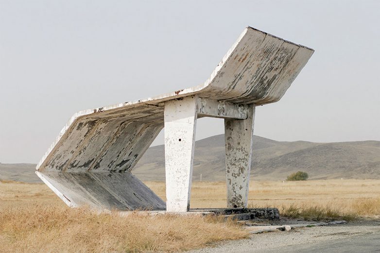 Советские автобусные остановки в объективе канадского фотографа 