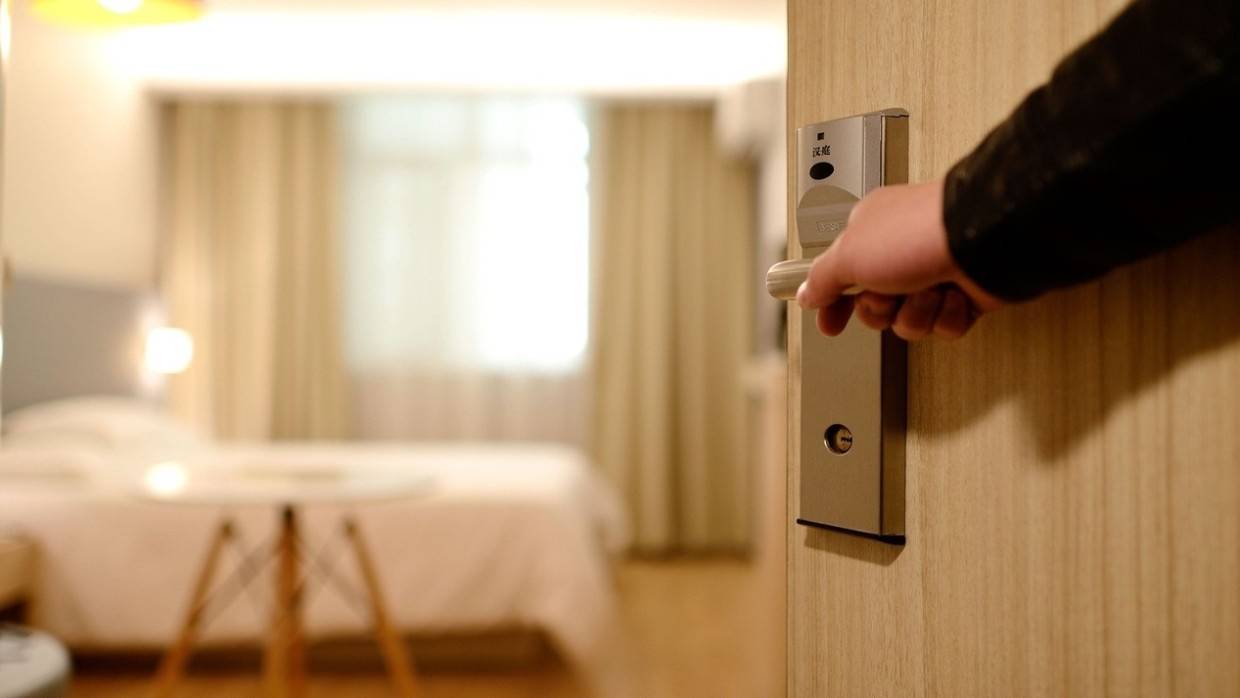 Отельеры попросили поддержать бизнес на фоне подорожания одноразовых тапочек