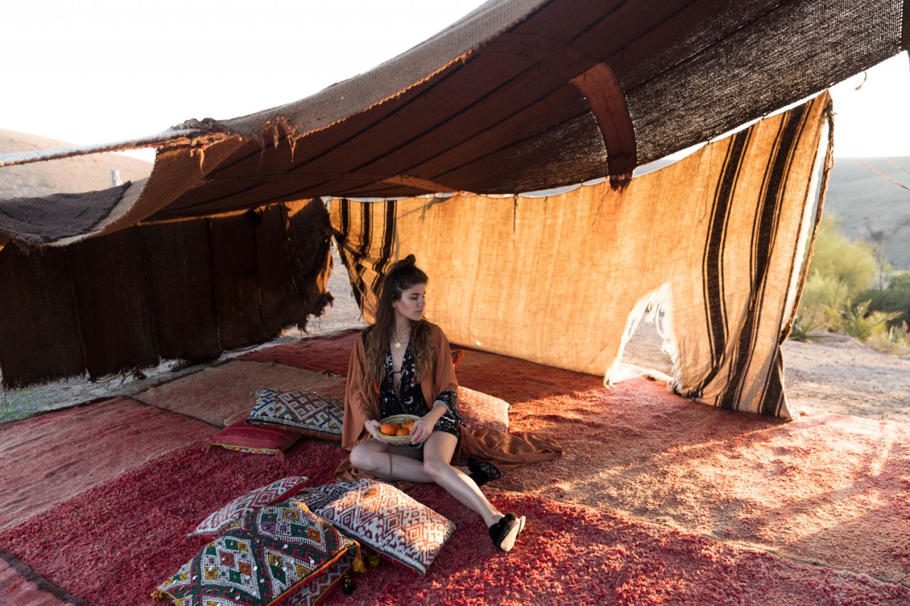 The-Fashion-Fraction-Marrakech-Travel-Guide-2017-Accomodation-La-Pause-Desert-Hotel-Desert-Safari-Trip-Tent-Oranges