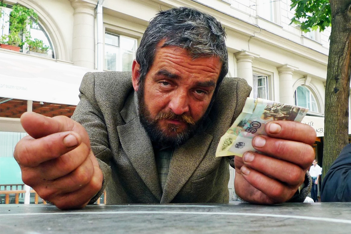 бомж и богач. бомжи бизнесмены. бомж бизнесмен. нищий бизнесмен. бомж миллионер.