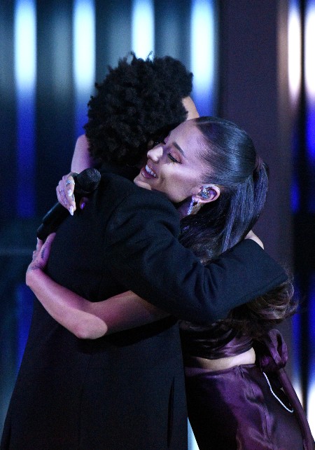 Меган Фокс, Ариана Гранде, Элтон Джон и другие на премии iHeartRadio Music Awards 2021 Меган Фокс, Ариана Гранде, Элтон Джон и другие на премии iHeartRadio Music Awards 2021 Звезды,Красная дорожка