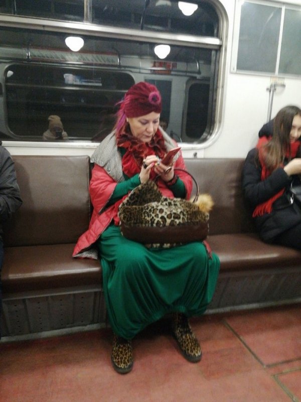 Модники и чудаки из метро Модники и чудаки из метро позитив,смешные картинки,юмор