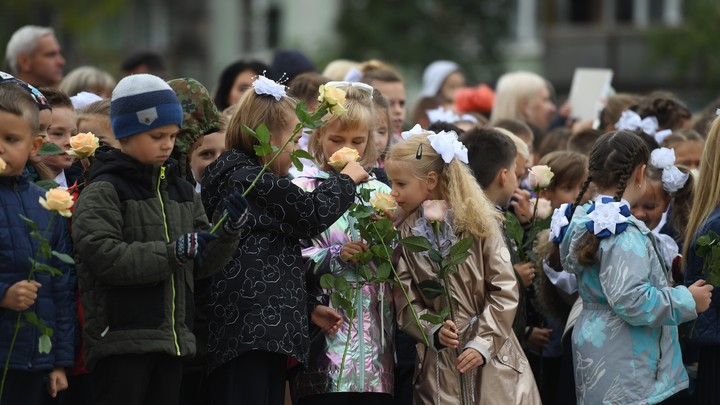 РУССКИЕ ШКОЛЫ ЗАКРОЮТ ДВЕРИ ДЛЯ ДЕТЕЙ МИГРАНТОВ? К ИДЕЕ ТУТ ЖЕ ВОЗНИКЛИ ВОПРОСЫ