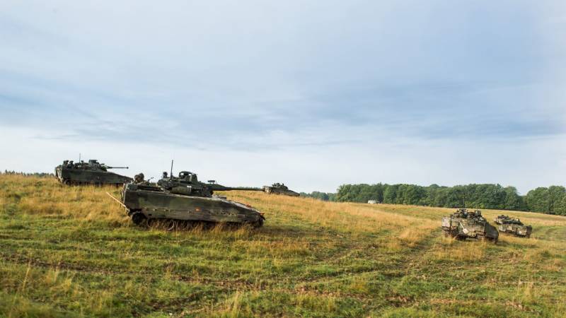 Шведские БМП Strf 9040 добрались до Украины оружие