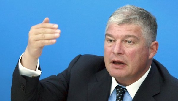 Соратник Ющенко: Война на Донбассе продолжается из-за желания Порошенко воровать