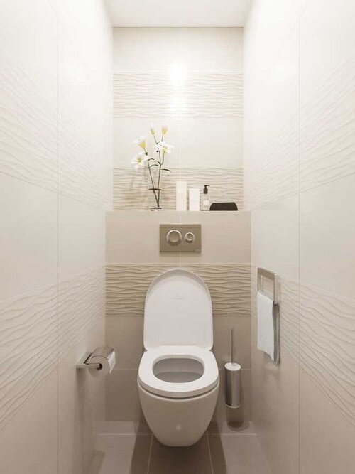 Хрущевские квартиры славятся своим небольшим размером, и ванная комната или туалет в них обычно являются одними из самых узких помещений.-17