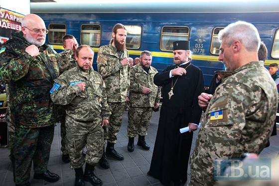 Сектанты Киевского патриархата направляются в АТО