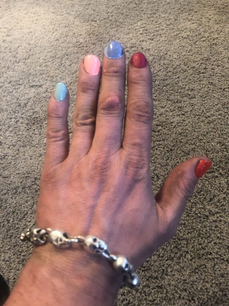 Убедительные доказательства того, что джентльмены все еще существуют Убедительные доказательства того, что джентльмены все еще существуют