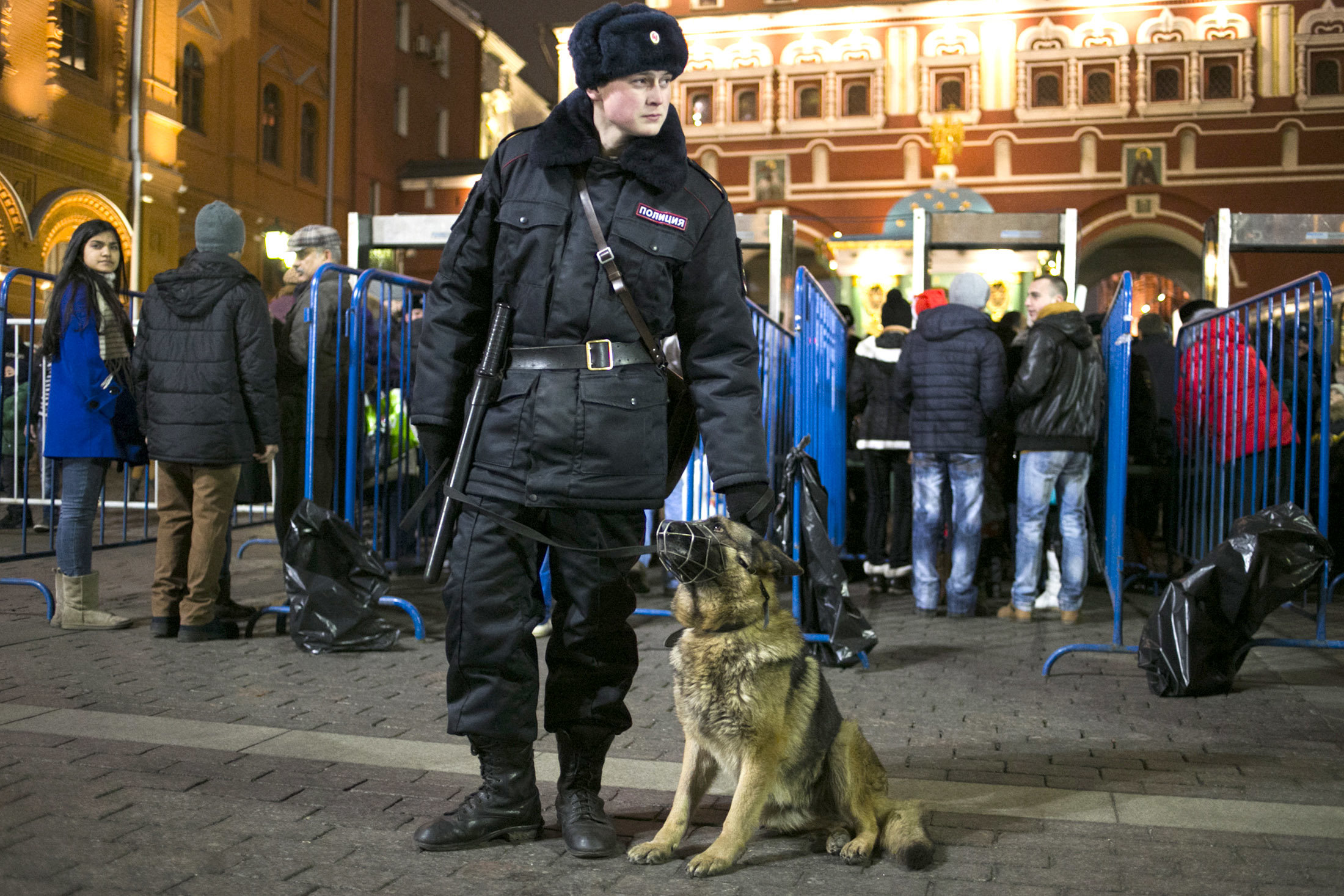 Охрана порядка полиция. Охрана общественного порядка. Полиция охрана общественного порядка. Полиция общественной безопасности. Обеспечение правопорядка в общественных местах.