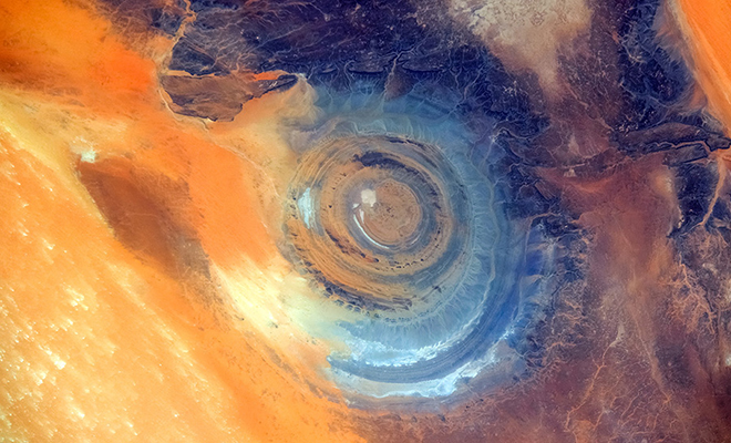 Глаз Сахары. Что говорят ученые о самом загадочном объекте в мире Ришат, Сахары, состоит, человека, космос, структура, образование, предполагают, кольцо, более, следом, окружностей, диаметром, километров Сейчас, ученые, пород, осадочных, Внешнее, появилось, назад