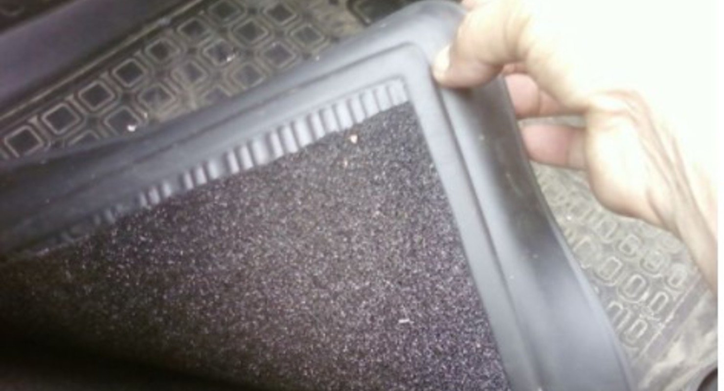 Простые способы зафиксировать автомобильные коврики