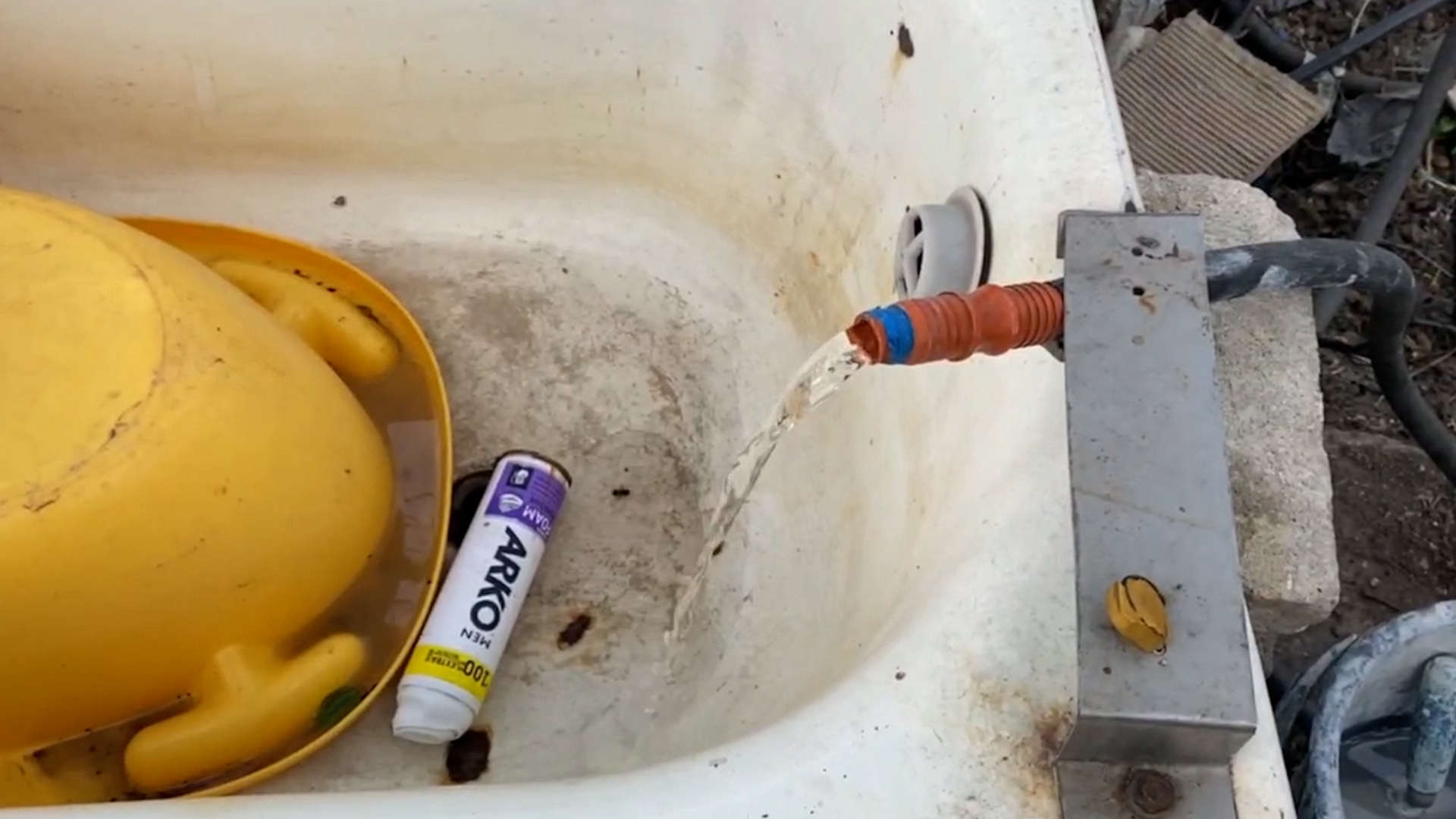 В Мариуполь возвращаются вода и общественный транспорт