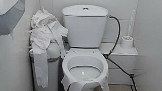 Проблема. В Северодвинске третий месяц не могут открыть барнаульские туалеты