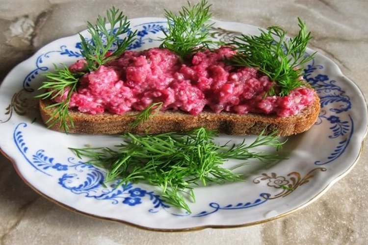 20 закусок из селедки, которые придутся по вкусу каждому сельди, нарежь, выложи, селедки, селедку, сельдь, потом, понадобится 1, ингредиенты, натри, морковь, отправь, мелко, понадобится 2, терке, масла, плавленого, взбей, сыром, добавь