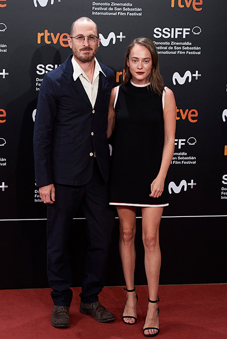 Аглая Тарасова и Даррен Аронофски подтвердили роман: первый выход пары на красную дорожку Аглая Тарасова и Даррен Аронофски подтвердили роман: первый выход пары на красную дорожку Звезды,Звездные пары