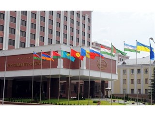 Шоу для Европы или дипломатический процесс: во что превратились минские переговоры?