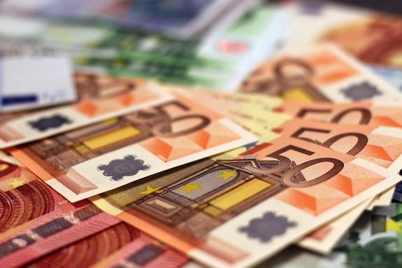 Минимальная пенсия во Франции будет увеличена до тысячи евро