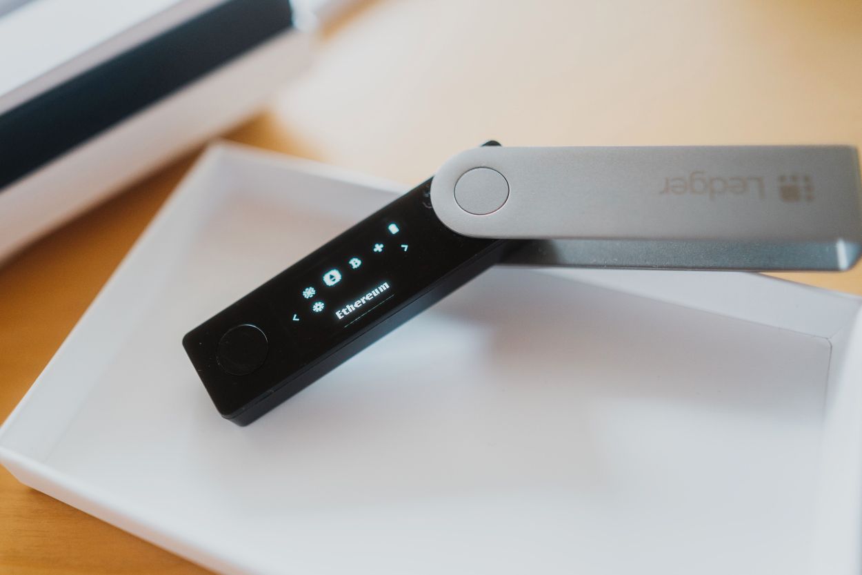 Ledger Nano X hardware wallet