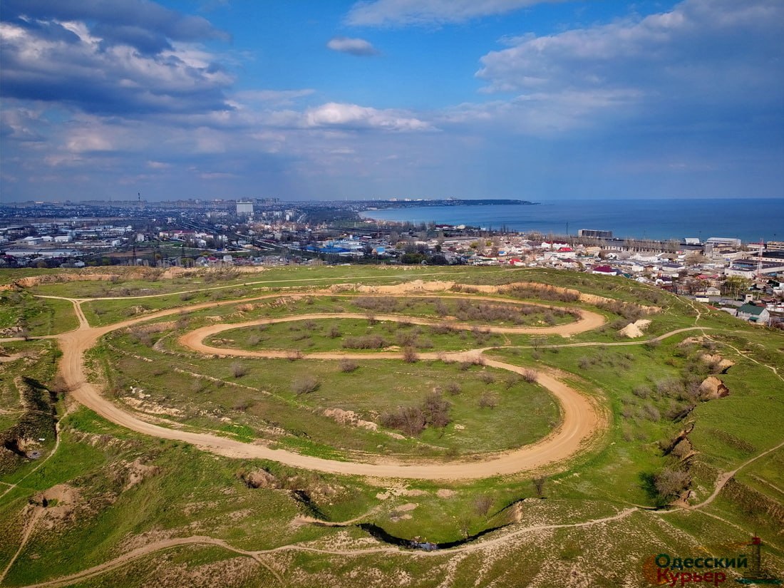 «Страна ОЗ» по-одесски: Южную Пальмиру превращают в… Длинную могилу «Страна ОЗ» по-одесски: Южную Пальмиру превращают в… Длинную могилу украина