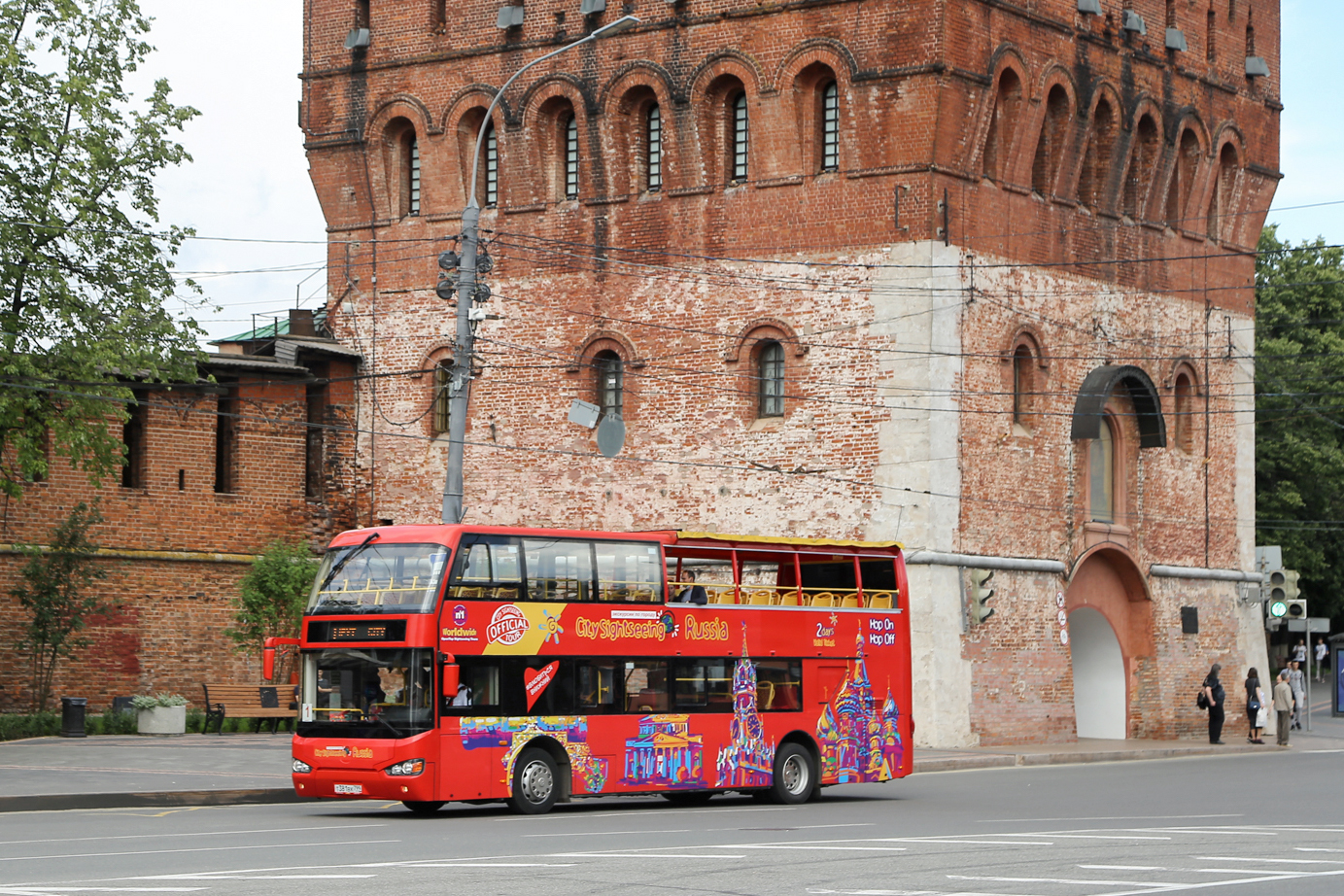 Прогулки нижний. Двухэтажный экскурсионный автобус в Нижнем Новгороде. City Sightseeing Нижний Новгород. City Sightseeing Нижний Новгород автобус. Автобус двухэтажный экскурсионный в Нижнем Нижний Новгород.