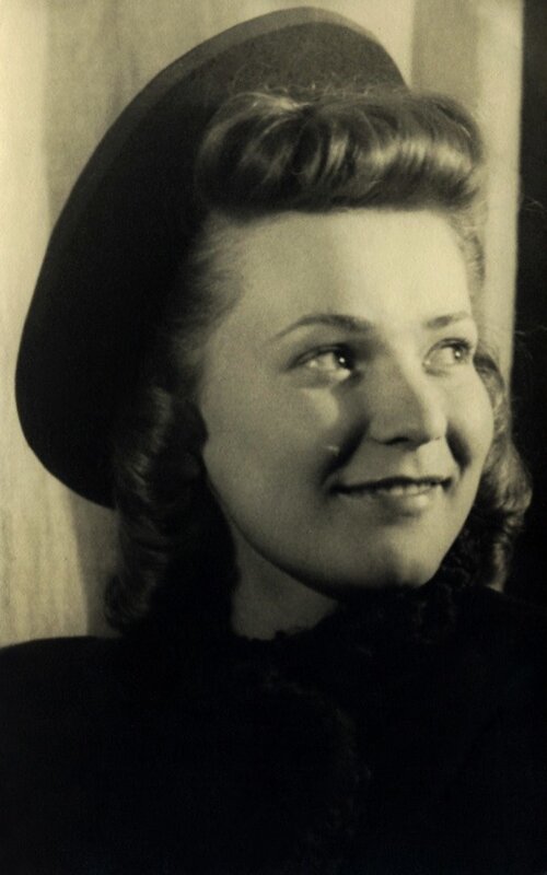 Ученица Григория Конского - диктор Центрального телевидения, заслуженная артистка РСФСР Нина Руднева (Кондратова). Выпуск 1947 года.