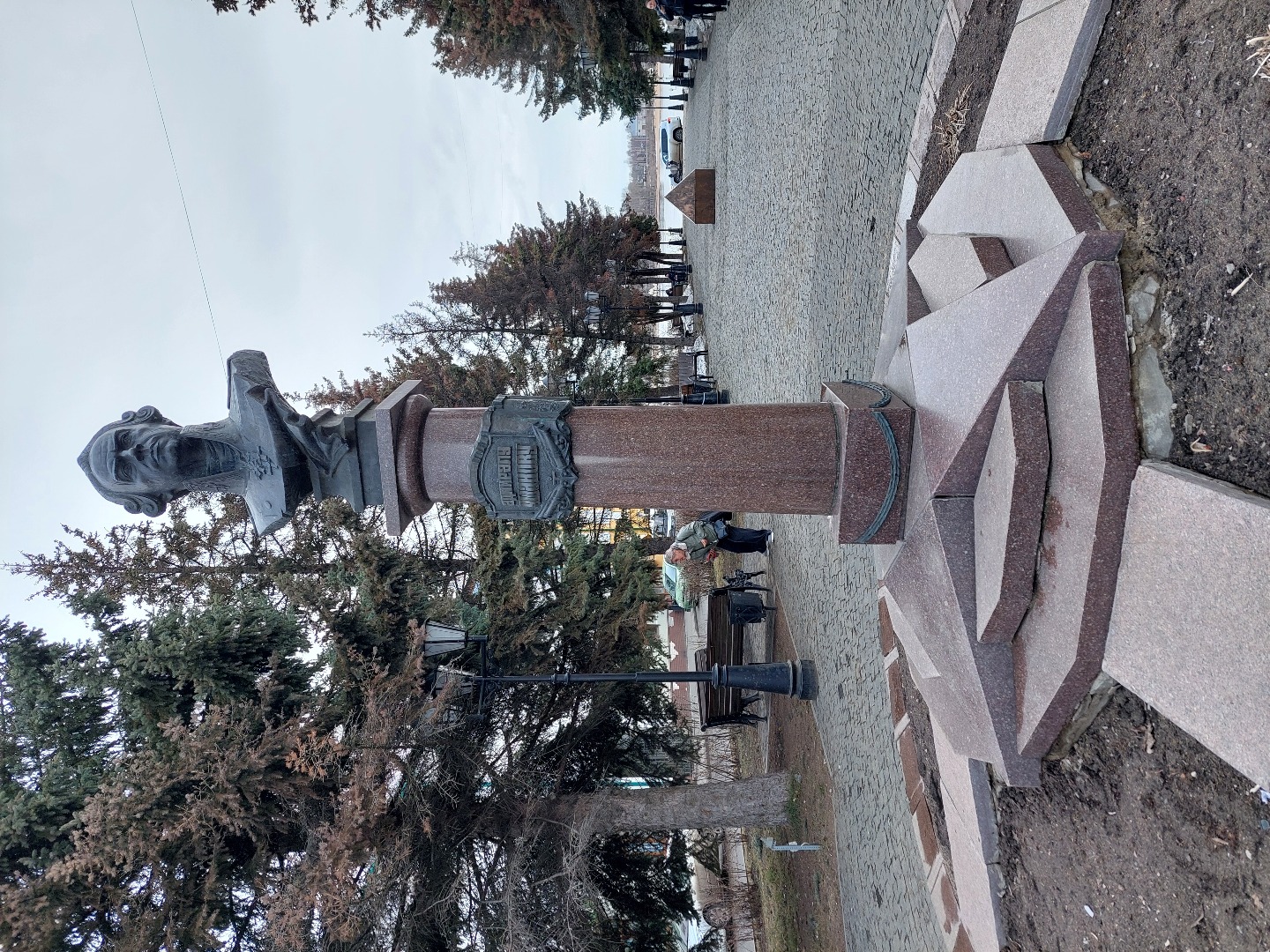 Рыбинск, памятник Ф. Ушакову / фото Natalya Dolidenok