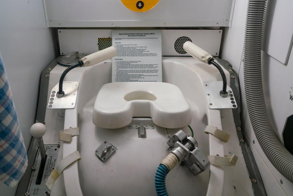 Как устроен туалет на космическом корабле отходы, Artemis, отходов, чтобы, туалет, корабль, Orion, космического, системы, шаттла, космосе, борту, космический, возможности, этого, помощью, деваются, сходить, используют, космос