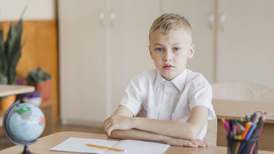 Первоклассник в школе