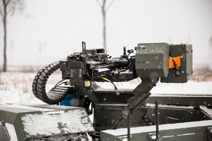 В Эстонии разработали мини танк с дистанционным управлением (6 фото)
