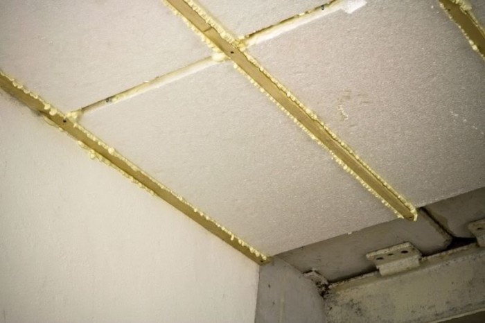 Почему в деревянном доме нельзя утеплять потолок пенопластом советы