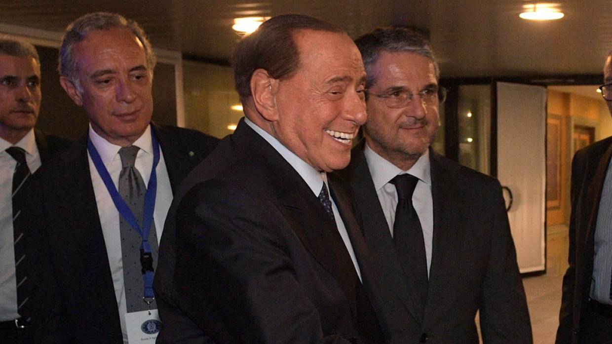 Экс-премьер Италии Берлускони отказался участвовать в выборах президента страны