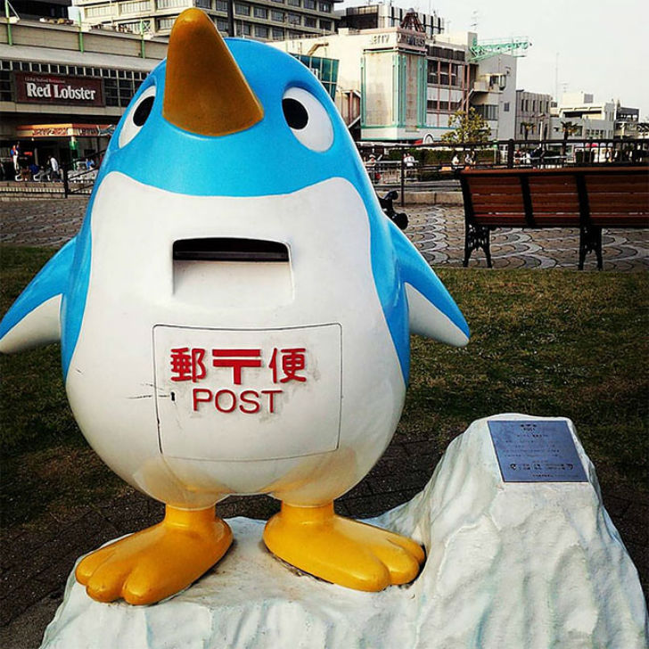 Странные почтовые ящики в Японии