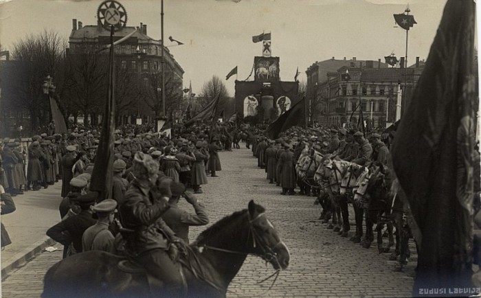 Первомай. 1919 год. Рига.