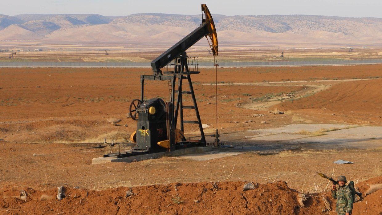 Курды поплатились жизнью за контрабанду нефти и липовую борьбу с ИГ в Сирии — эксперт